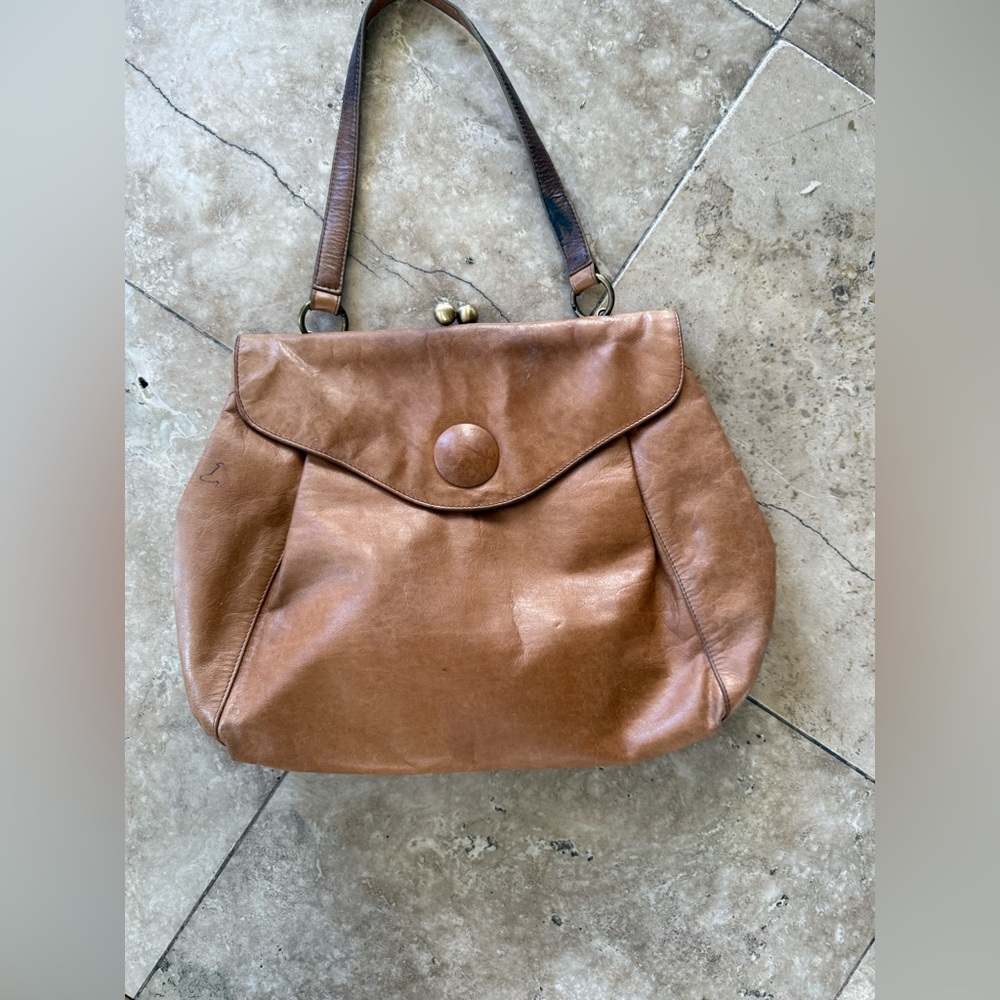 HOBO vintage international leather kiss, lock bag preowned very good condition - Picture 2 of 15